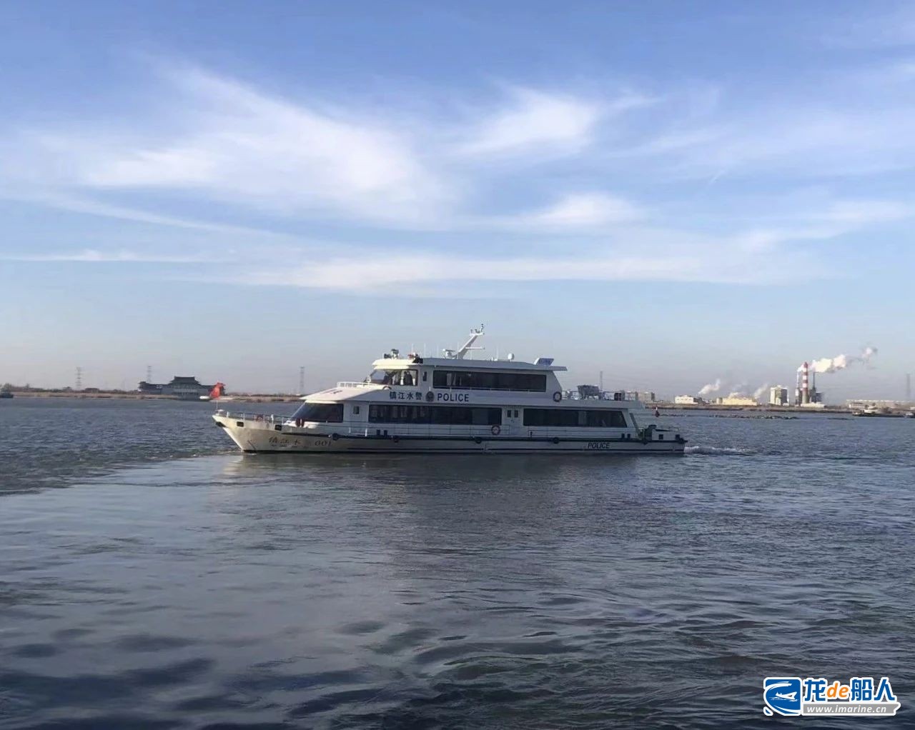 廣西中船北部灣設計鎮江水警001指揮艇順利交付
