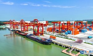 海西重機簽訂濟寧龍拱港3臺自動化鐵路軌道吊項目